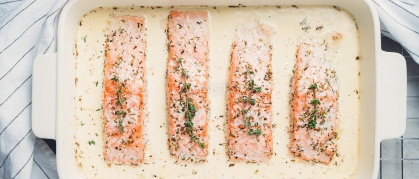 Dobroty na každý deň: Pečený losos v smotanovej omáčke Dobroty na každý deň: Pečený losos v smotanovej omáčke