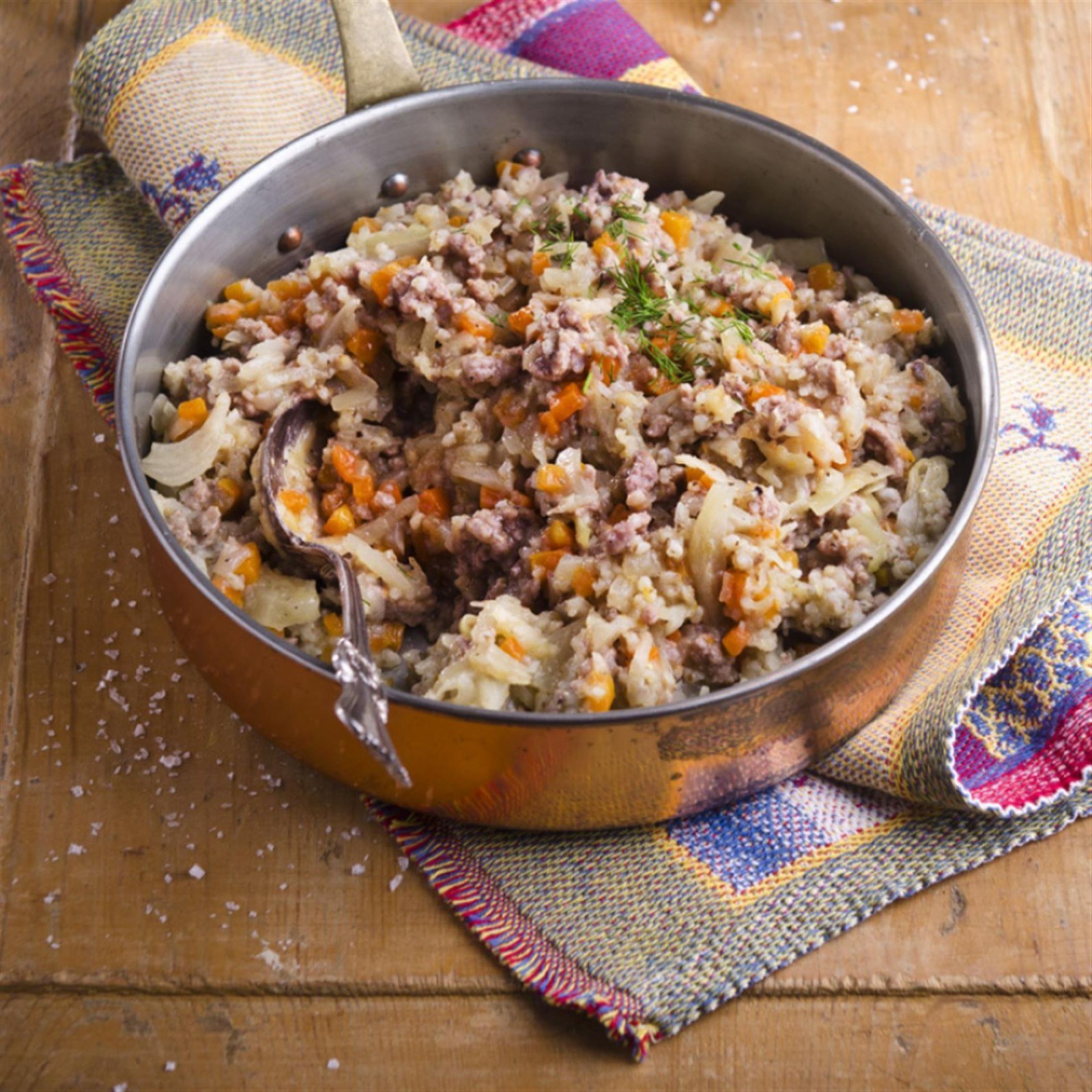 Dobroty na každý deň: Kapustový guláš s mletým mäsom a ovsenými vločkami