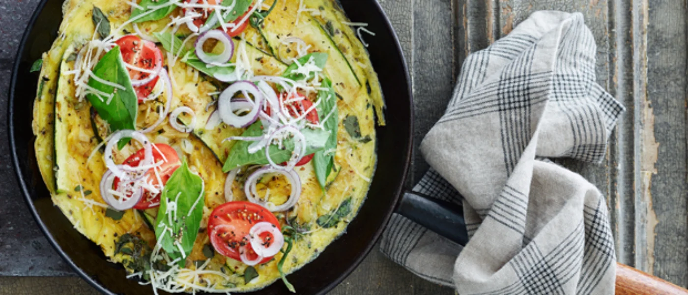 Dobroty na každý deň: Frittata s cibuľou a cherry paradajkami