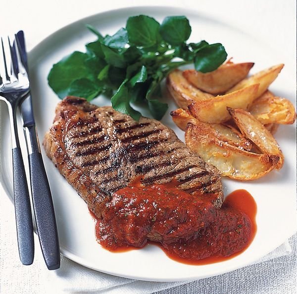 Dobroty na každý deň: 🥩 Hovädzie steaky s pikantnou paprikovou omáčkou 🌶️🔥