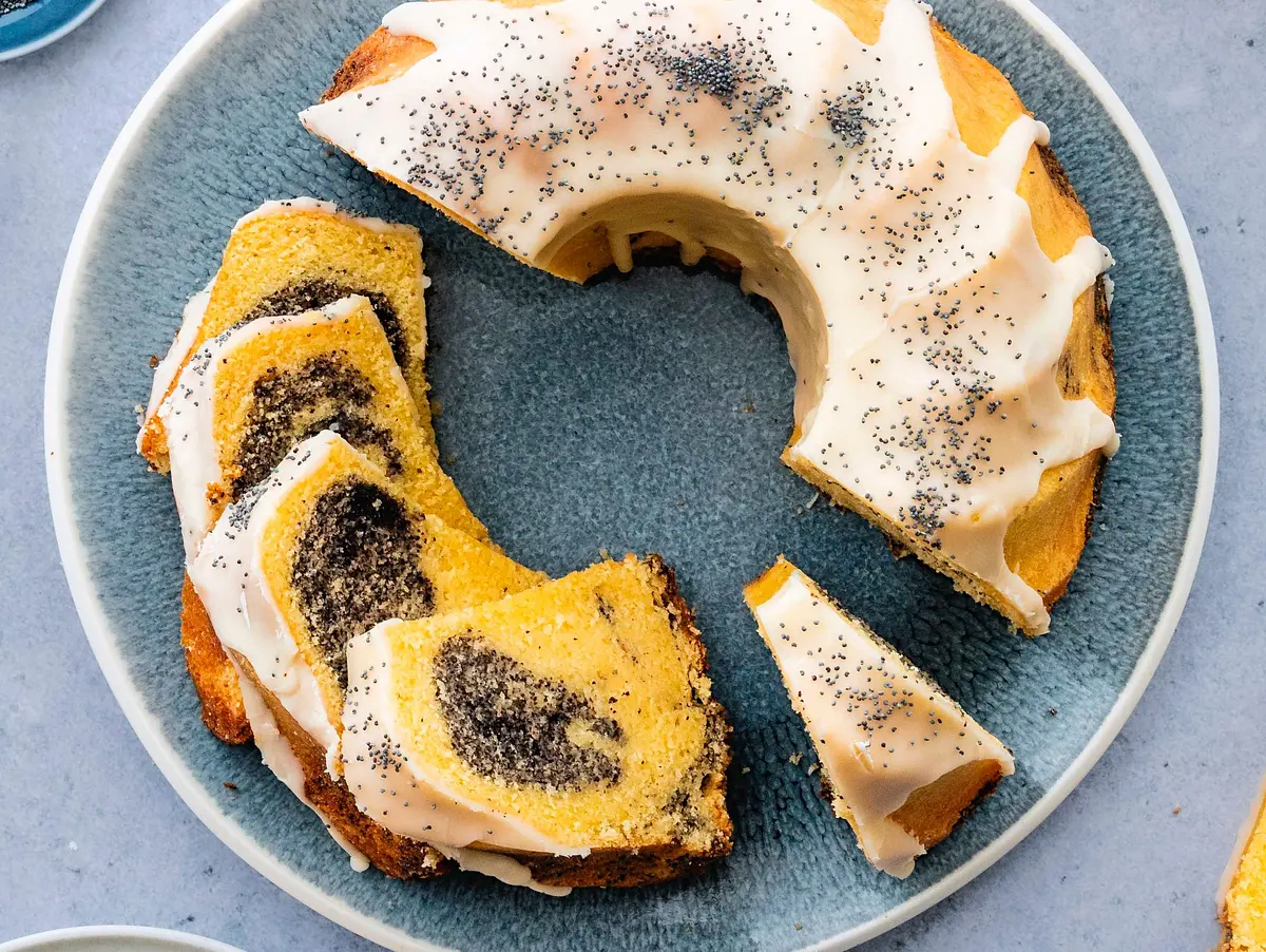 Dobroty na každý deň: Lahodný bábovkový zázrak s vaječným likérom a makom!