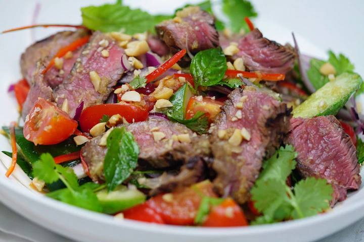 Dobroty na každý deň: Lahodný thajský šalát plný kontrastov