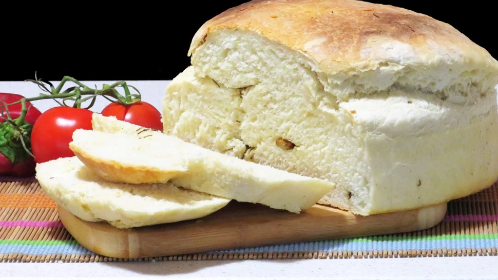 Mäkučký domáci chlieb s cesnakom a rozmarínom