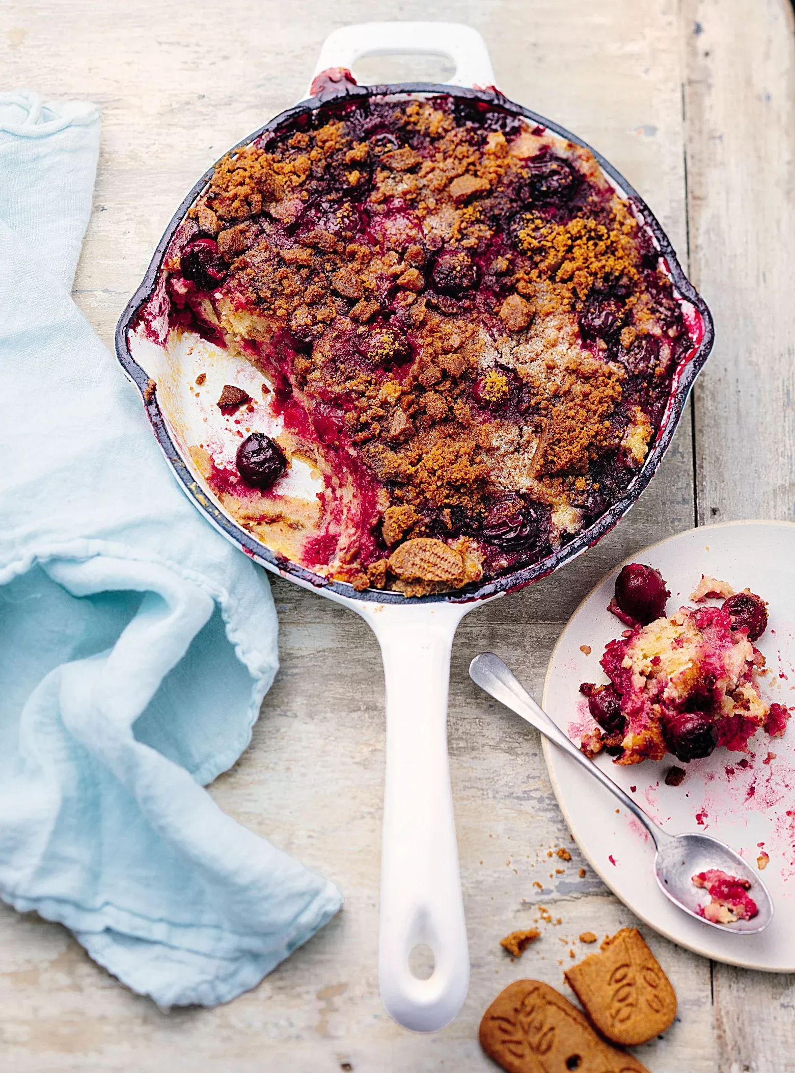 Dobroty na každý deň: Bettelmann – sladký dezert zo starého chleba (!) a zrelých čerešní