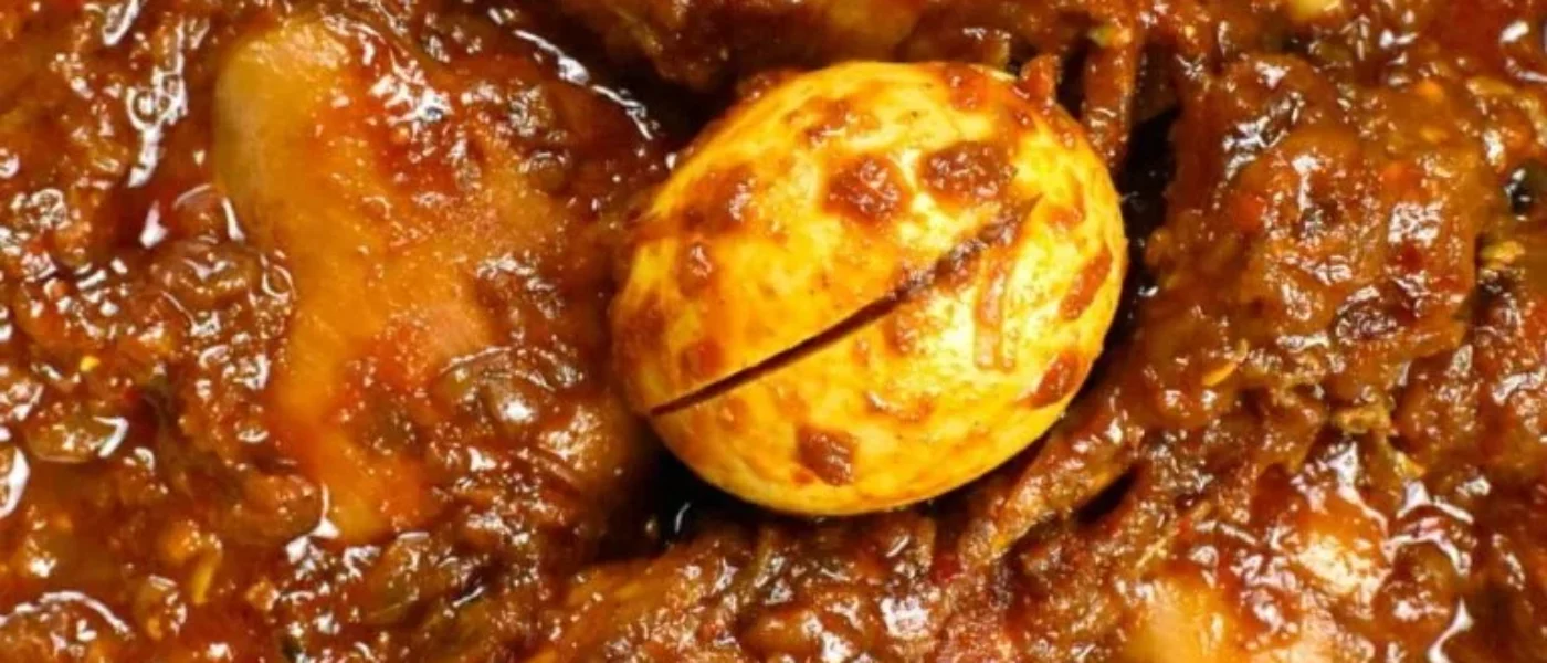 Tradičné Doro Wat: Etiópsky kurací guláš