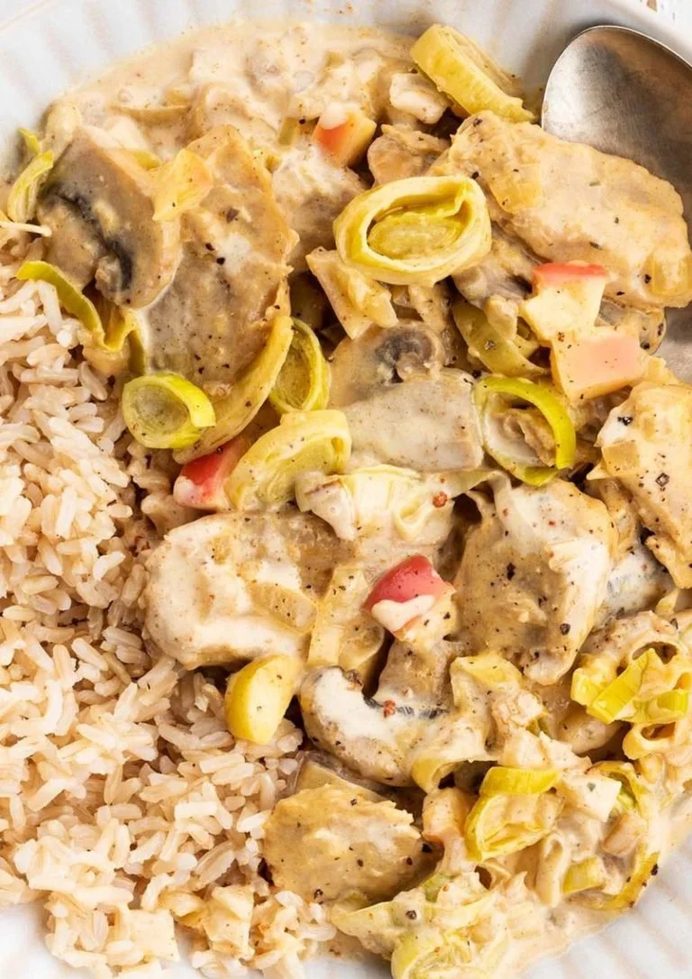 Vegetariánske curry s rastlinnými kúskami „kurčaťa“