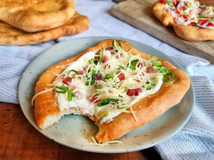 Domáce airfryer langoše: chrumkavé, rýchle a ako z vianočného trhu