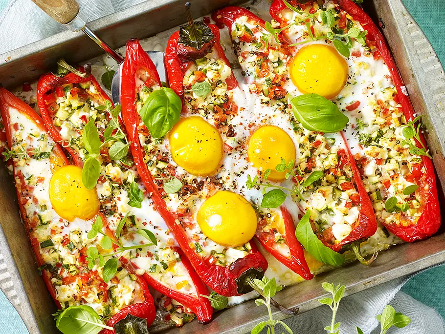 Plnené papriky s volským okom a fetou – farebná a zdravá večera