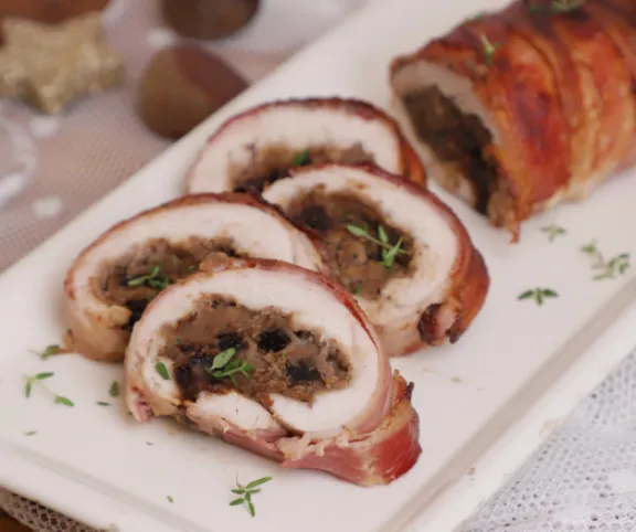 Morčacinka plnená gaštanovou plnkou, zabalená v slanine