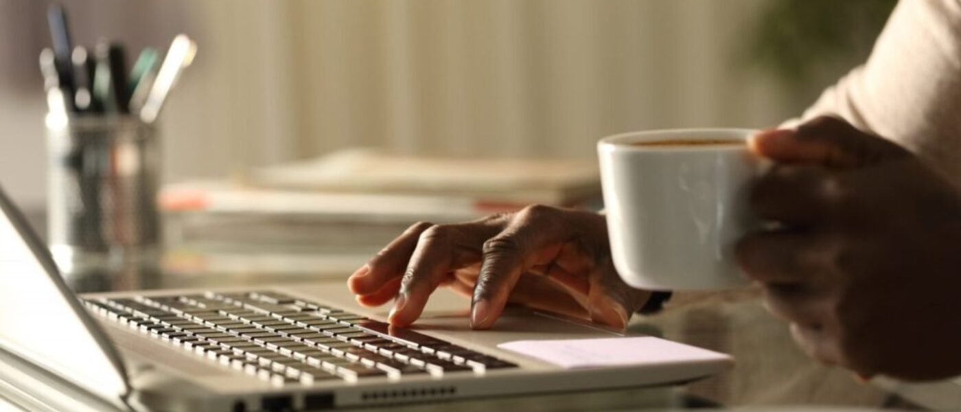 Home office: Výhody a nevýhody – oplatí sa pracovať v pyžame ?