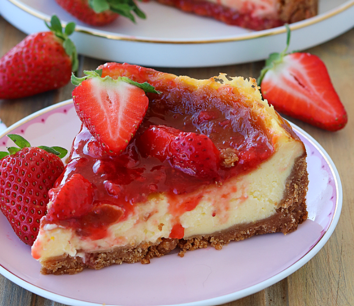 Newyorský cheesecake s jahodami a mascarpone