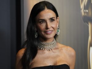 Chcete vyzerať ako demi moore po šesťdesiatke? tipy robia zázraky